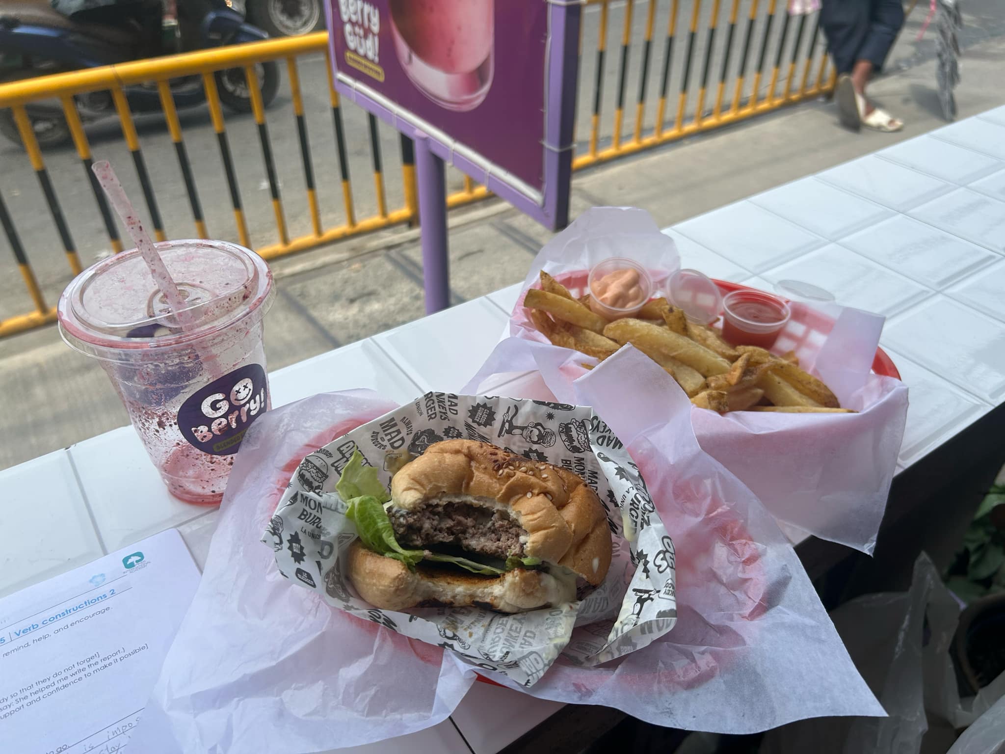 hambuger and berry